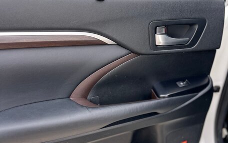 Toyota Highlander III, 2014 год, 2 700 000 рублей, 14 фотография