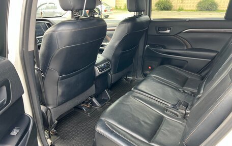 Toyota Highlander III, 2014 год, 2 700 000 рублей, 16 фотография