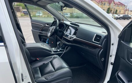 Toyota Highlander III, 2014 год, 2 700 000 рублей, 21 фотография