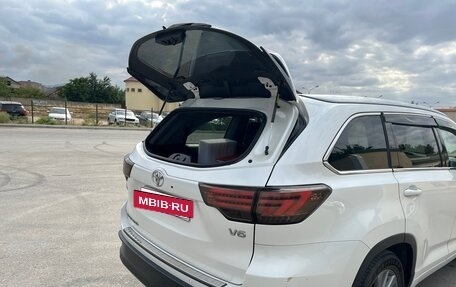 Toyota Highlander III, 2014 год, 2 700 000 рублей, 17 фотография