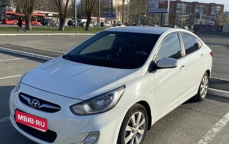 Hyundai Solaris II рестайлинг, 2012 год, 870 000 рублей, 1 фотография