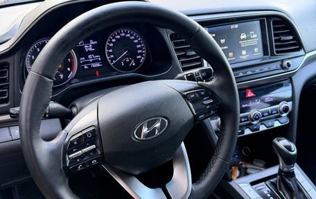 Hyundai Elantra VI рестайлинг, 2020 год, 1 100 000 рублей, 5 фотография