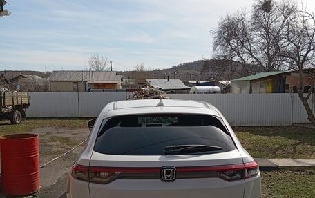 Honda Vezel, 2022 год, 2 800 000 рублей, 5 фотография