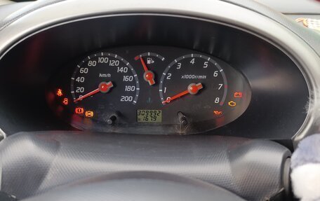 Nissan Micra III, 2005 год, 300 000 рублей, 13 фотография