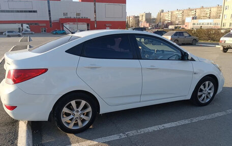 Hyundai Solaris II рестайлинг, 2012 год, 870 000 рублей, 5 фотография