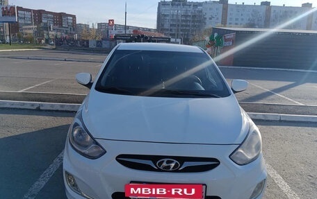Hyundai Solaris II рестайлинг, 2012 год, 870 000 рублей, 6 фотография