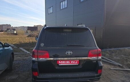 Toyota Land Cruiser 200, 2017 год, 6 999 999 рублей, 4 фотография