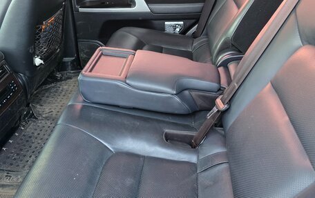 Toyota Land Cruiser 200, 2017 год, 6 999 999 рублей, 11 фотография