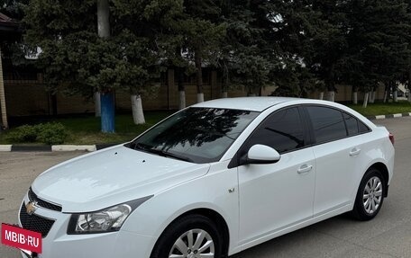Chevrolet Cruze II, 2011 год, 699 999 рублей, 9 фотография