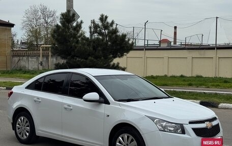 Chevrolet Cruze II, 2011 год, 699 999 рублей, 3 фотография
