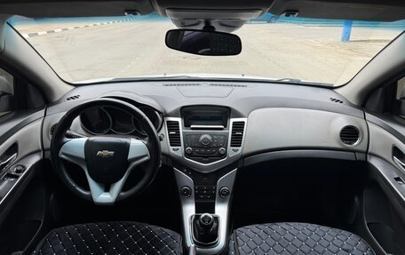 Chevrolet Cruze II, 2011 год, 699 999 рублей, 18 фотография