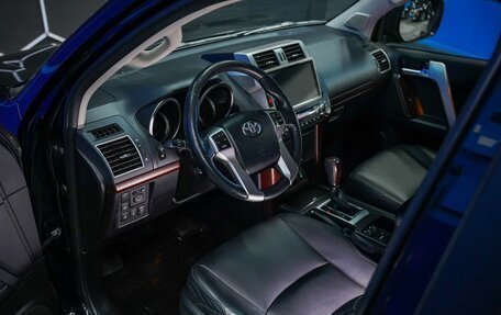 Toyota Land Cruiser Prado 150 рестайлинг 2, 2017 год, 4 100 000 рублей, 11 фотография