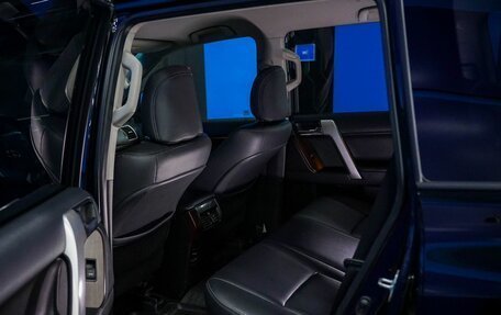 Toyota Land Cruiser Prado 150 рестайлинг 2, 2017 год, 4 100 000 рублей, 14 фотография