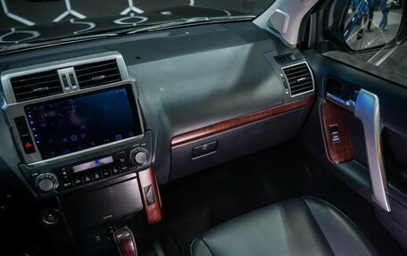 Toyota Land Cruiser Prado 150 рестайлинг 2, 2017 год, 4 100 000 рублей, 30 фотография