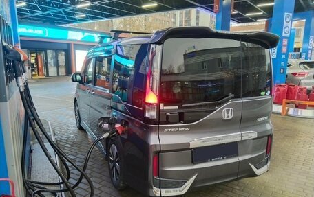 Honda Stepwgn IV, 2015 год, 2 050 000 рублей, 4 фотография