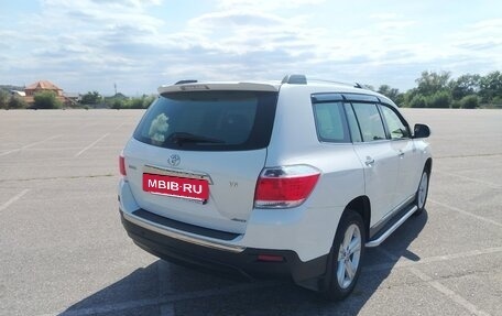 Toyota Highlander III, 2012 год, 2 300 000 рублей, 3 фотография