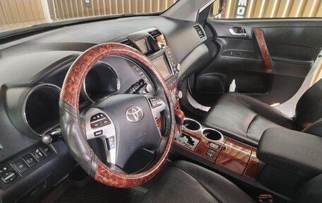 Toyota Highlander III, 2012 год, 2 300 000 рублей, 5 фотография
