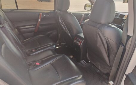 Toyota Highlander III, 2012 год, 2 300 000 рублей, 7 фотография