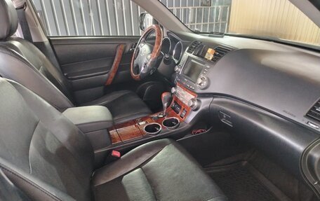 Toyota Highlander III, 2012 год, 2 300 000 рублей, 6 фотография