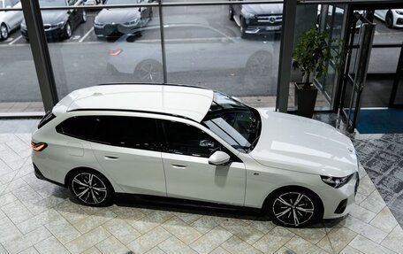 BMW 5 серия, 2025 год, 8 820 000 рублей, 2 фотография