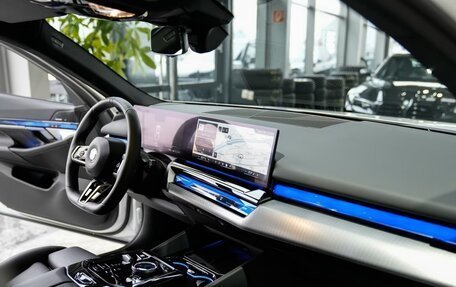 BMW 5 серия, 2025 год, 8 820 000 рублей, 9 фотография