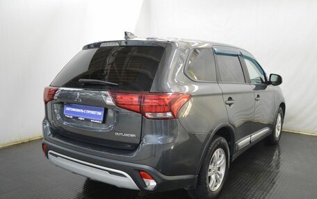 Mitsubishi Outlander III рестайлинг 3, 2018 год, 2 150 000 рублей, 5 фотография