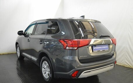 Mitsubishi Outlander III рестайлинг 3, 2018 год, 2 150 000 рублей, 7 фотография