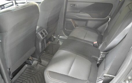 Mitsubishi Outlander III рестайлинг 3, 2018 год, 2 150 000 рублей, 11 фотография