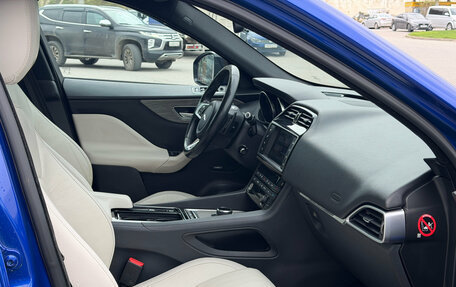 Jaguar F-Pace, 2017 год, 2 357 000 рублей, 10 фотография