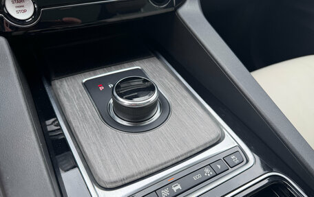 Jaguar F-Pace, 2017 год, 2 357 000 рублей, 25 фотография