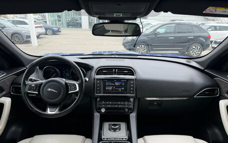 Jaguar F-Pace, 2017 год, 2 357 000 рублей, 24 фотография