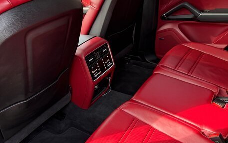 Porsche Cayenne III, 2018 год, 7 900 000 рублей, 10 фотография