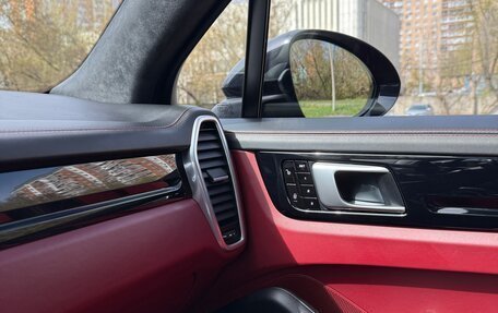 Porsche Cayenne III, 2018 год, 7 900 000 рублей, 17 фотография