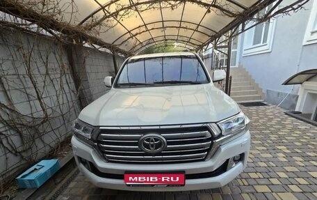 Toyota Land Cruiser 200, 2015 год, 5 000 000 рублей, 1 фотография