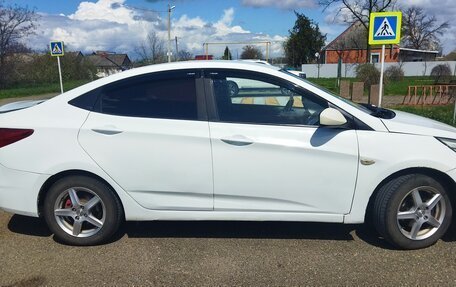 Hyundai Solaris II рестайлинг, 2015 год, 750 000 рублей, 9 фотография