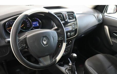 Renault Logan II, 2015 год, 676 000 рублей, 6 фотография