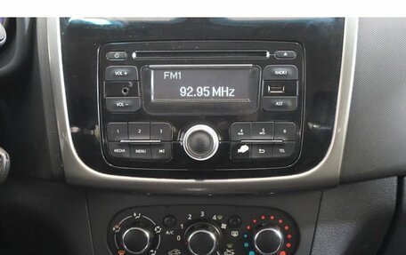 Renault Logan II, 2015 год, 676 000 рублей, 10 фотография