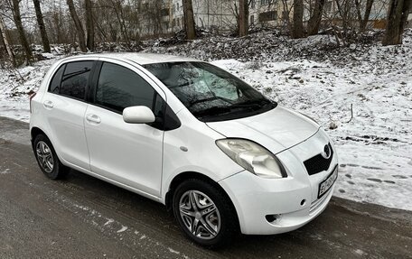 Toyota Yaris III рестайлинг, 2007 год, 350 000 рублей, 3 фотография
