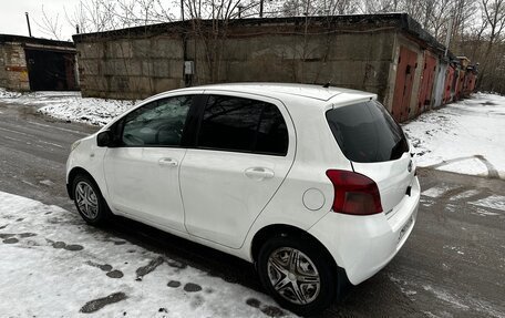 Toyota Yaris III рестайлинг, 2007 год, 350 000 рублей, 6 фотография