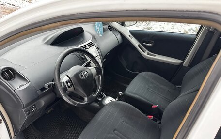 Toyota Yaris III рестайлинг, 2007 год, 350 000 рублей, 7 фотография