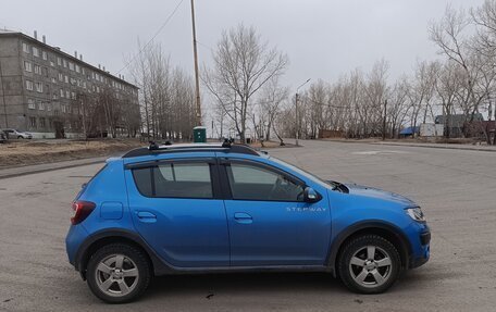 Renault Sandero II рестайлинг, 2016 год, 850 000 рублей, 3 фотография