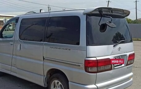 Toyota Touring HiAce I, 2001 год, 950 000 рублей, 3 фотография