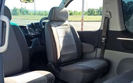 Toyota Touring HiAce I, 2001 год, 950 000 рублей, 25 фотография