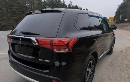 Mitsubishi Outlander III рестайлинг 3, 2017 год, 1 700 000 рублей, 4 фотография