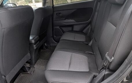 Mitsubishi Outlander III рестайлинг 3, 2017 год, 1 700 000 рублей, 6 фотография