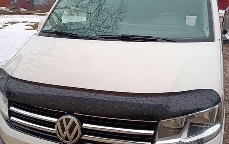 Volkswagen Caravelle T6 рестайлинг, 2017 год, 2 150 000 рублей, 2 фотография