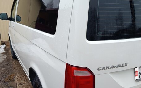 Volkswagen Caravelle T6 рестайлинг, 2017 год, 2 150 000 рублей, 6 фотография