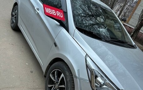 Hyundai Solaris II рестайлинг, 2014 год, 3 фотография