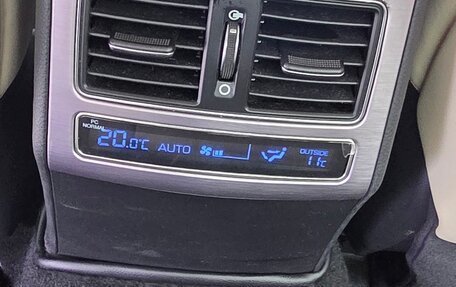 Hyundai Equus II, 2014 год, 1 950 000 рублей, 24 фотография