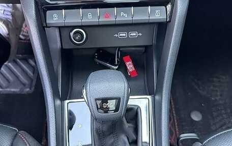 Skoda Karoq I, 2023 год, 2 340 000 рублей, 14 фотография